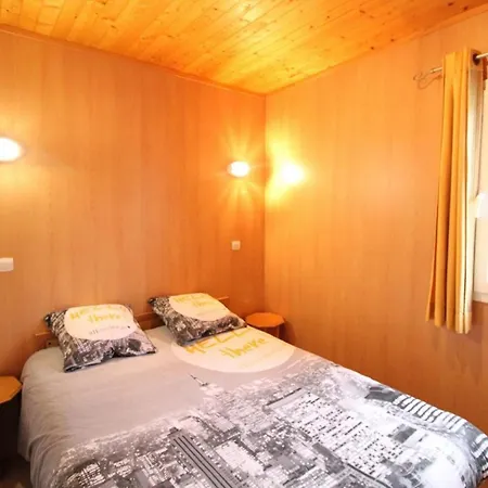 Hébergement de vacances Au Coeur Des Volcans D'auvergne Avec Terrasse, Tv, Lave-vaisselle, Pres De - Fr-1-742-376
